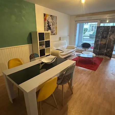 Vaste Cosy Apartamento
